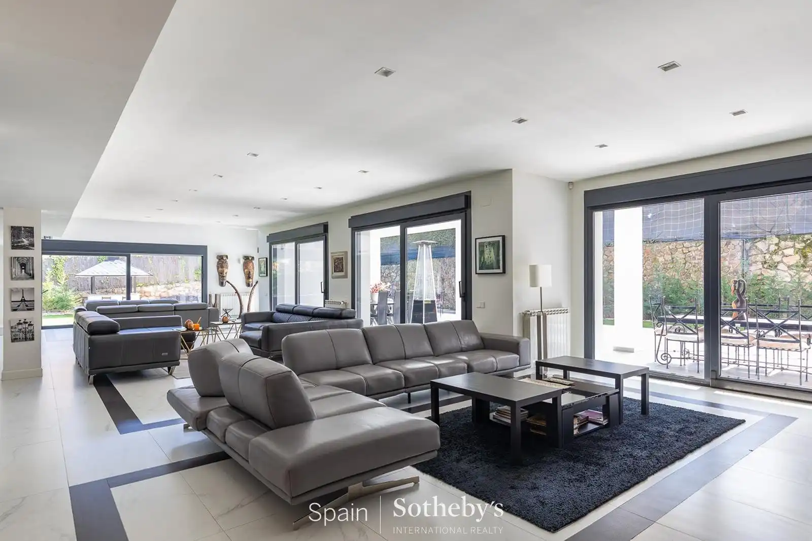 Sala d'estar de Casa o xalet en venda en Madrid amb Aire condicionat, Jardí privat i Terrassa