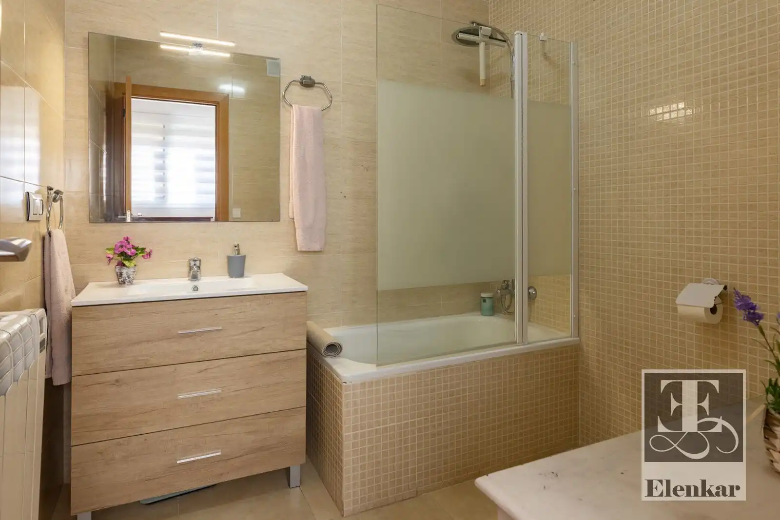 Baño de Casa adosada en venta en Santa Oliva con Aire acondicionado, Terraza y Trastero
