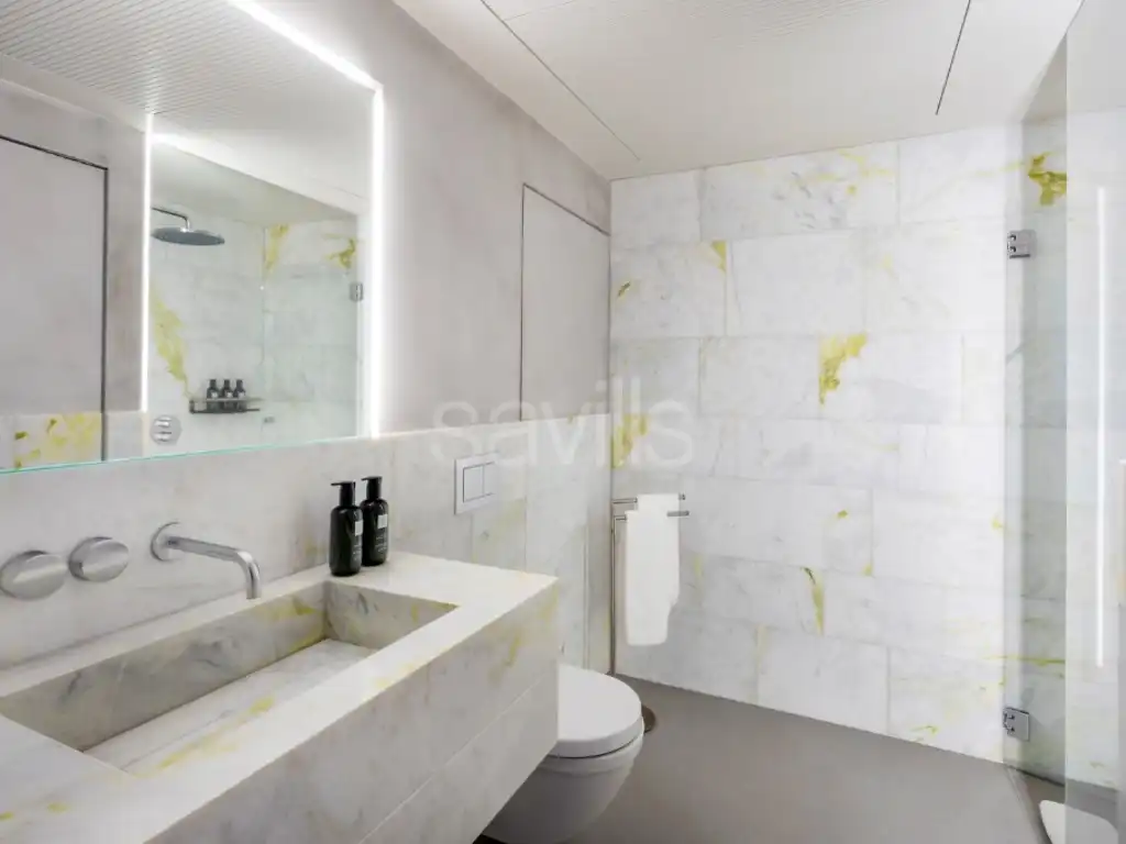 Bany de Apartament de lloguer en Barcelona amb Piscina i Moblat