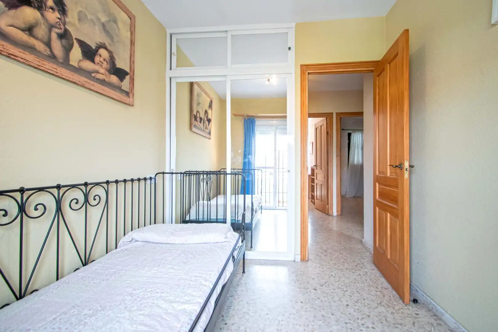 Dormitori de Casa adosada en venda en Tomares amb Terrassa i Traster