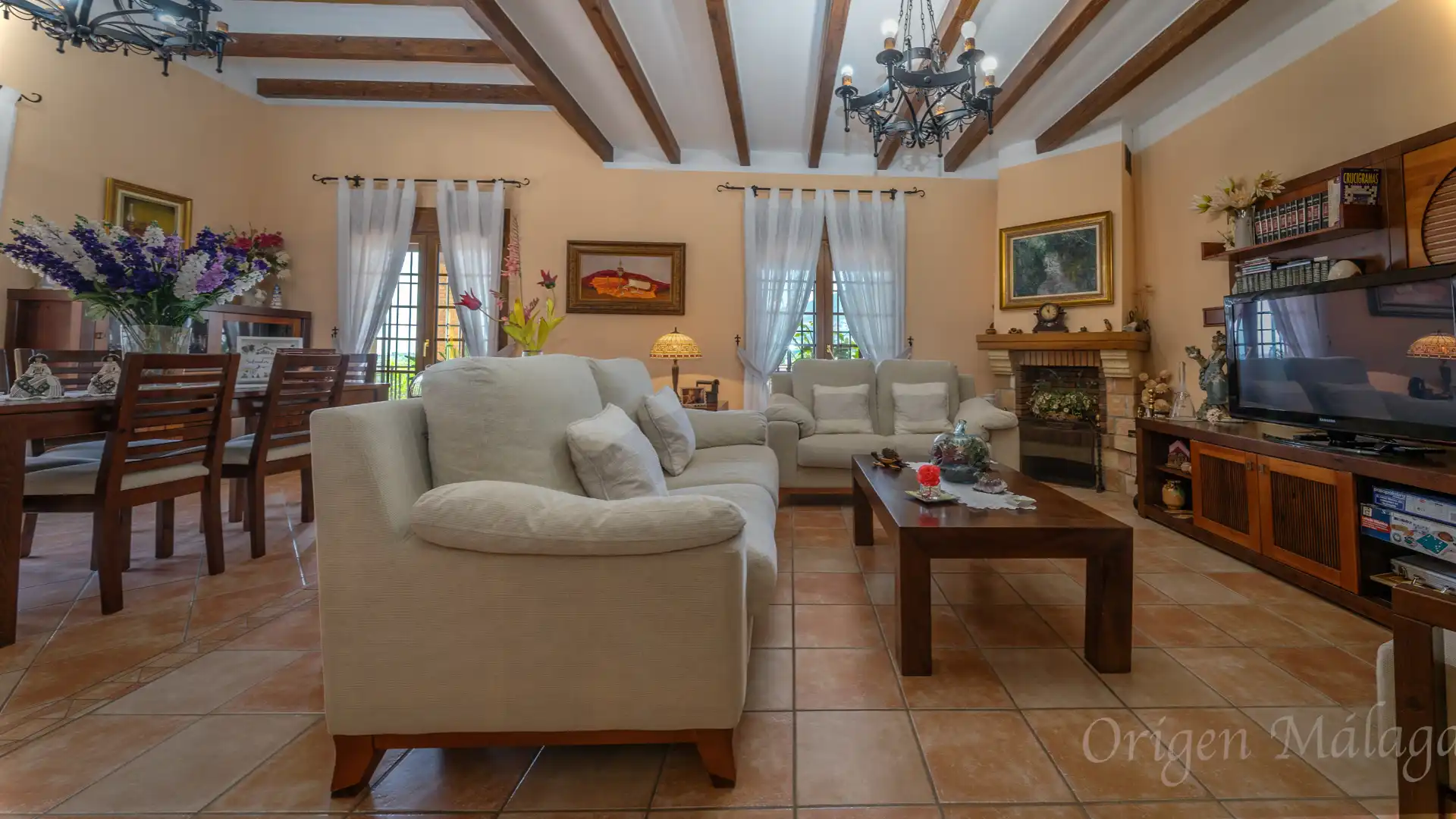 Sala de estar de Casa o chalet en venta en Alhaurín de la Torre con Aire acondicionado, Calefacción y Jardín privado