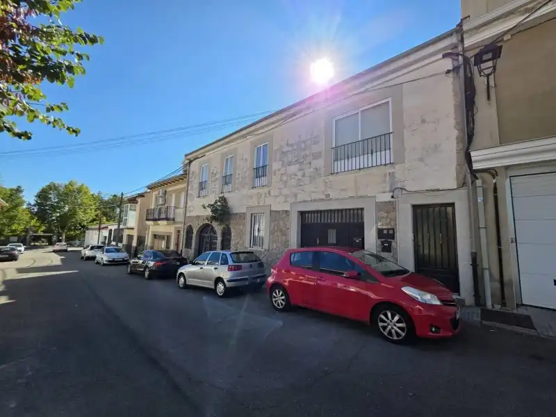 Vista exterior de Casa o xalet en venda en Malpartida de Plasencia amb Aire condicionat, Calefacció i Jardí privat