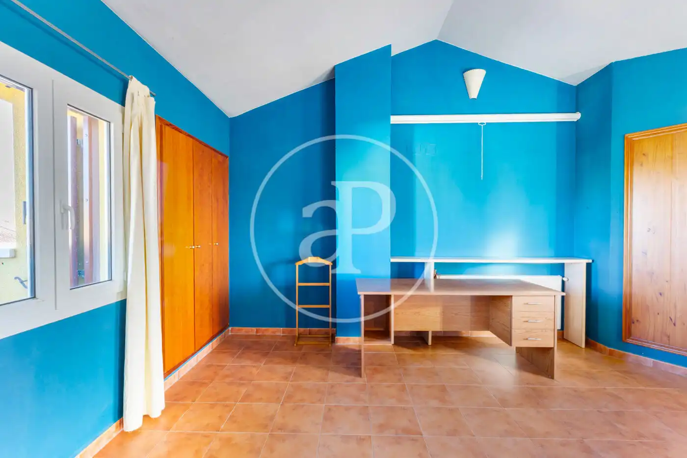 Habitación de Casa adosada en venta en Riba-roja de Túria con Aire acondicionado, Calefacción y Jardín privado