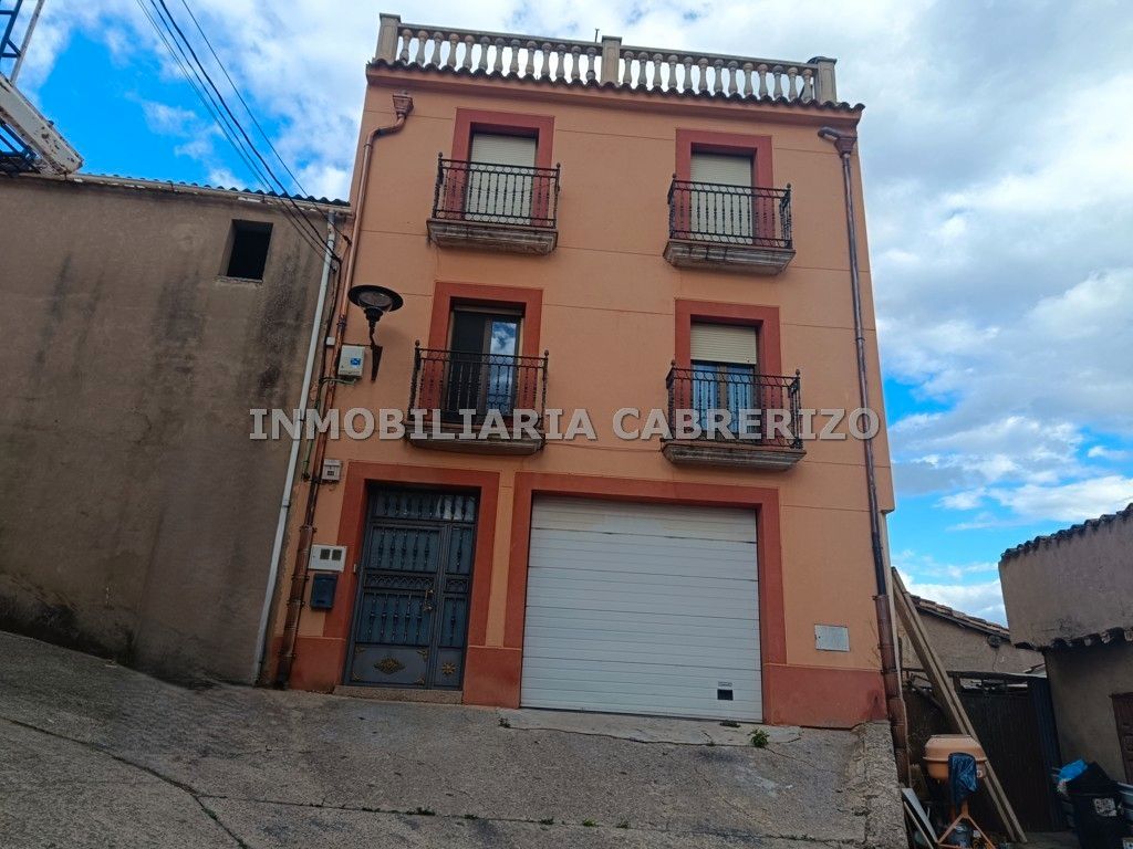 Vista exterior de Casa o xalet en venda en Ribafrecha amb Calefacció, Parquet i Terrassa