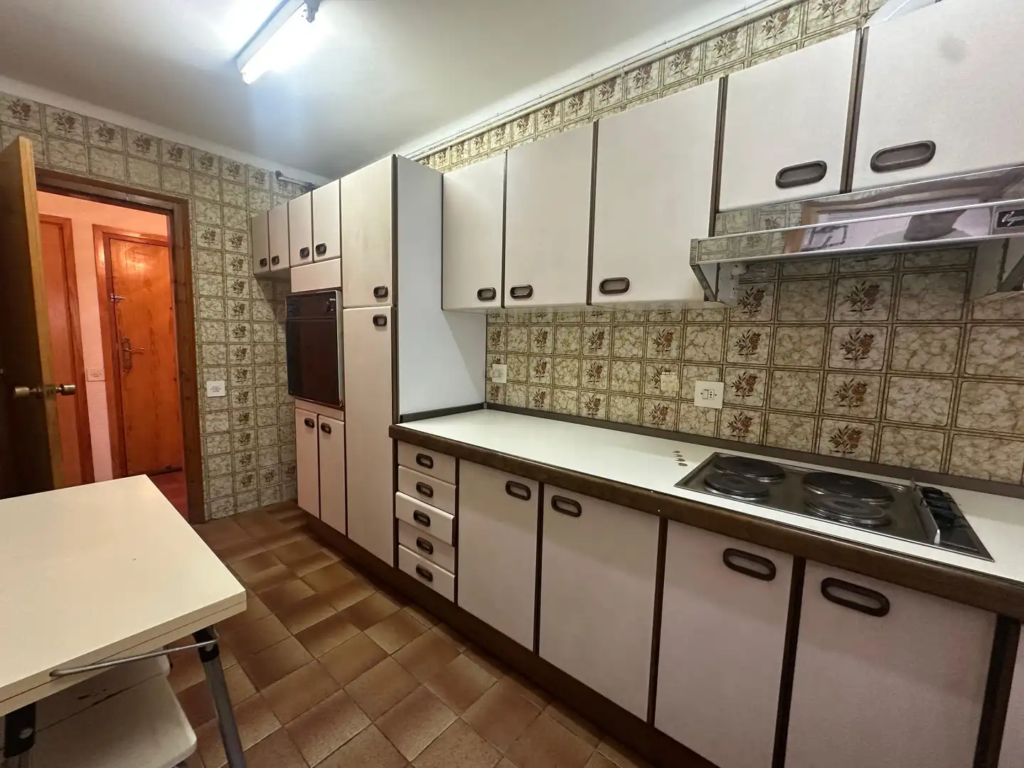 Küche von Wohnung zum Verkauf in Sort mit Heizung, Parkett und Möbliert
