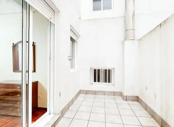 Terrassa de Pis en venda en Vigo  amb Calefacció, Parquet i Traster