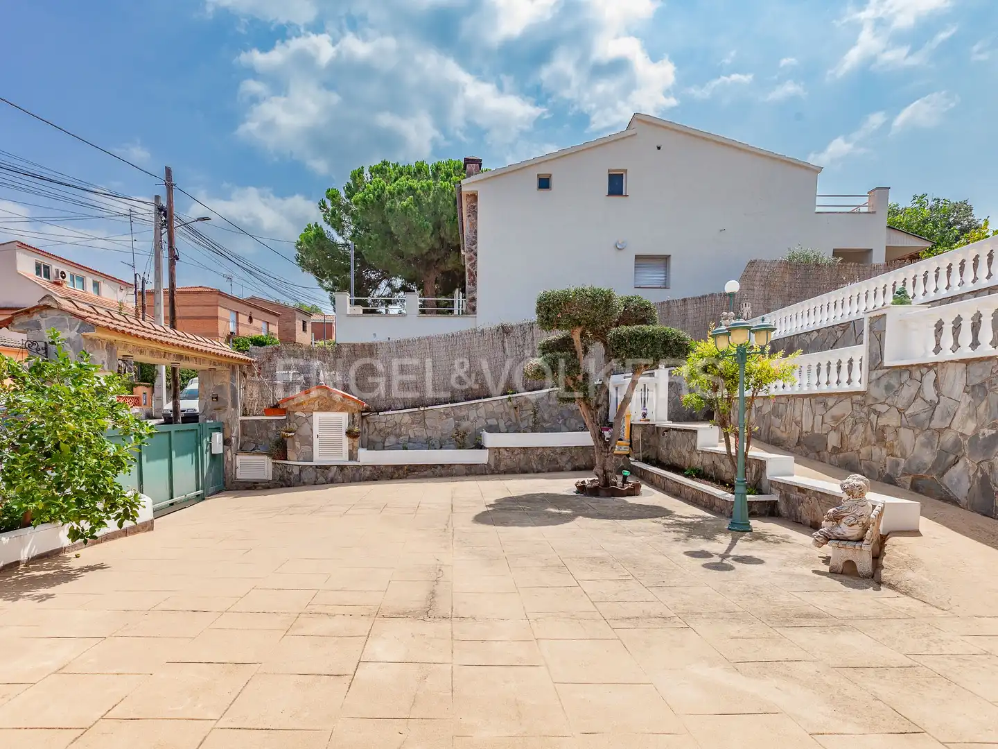 Vista exterior de Casa o chalet en venta en Terrassa con Aire acondicionado, Calefacción y Terraza