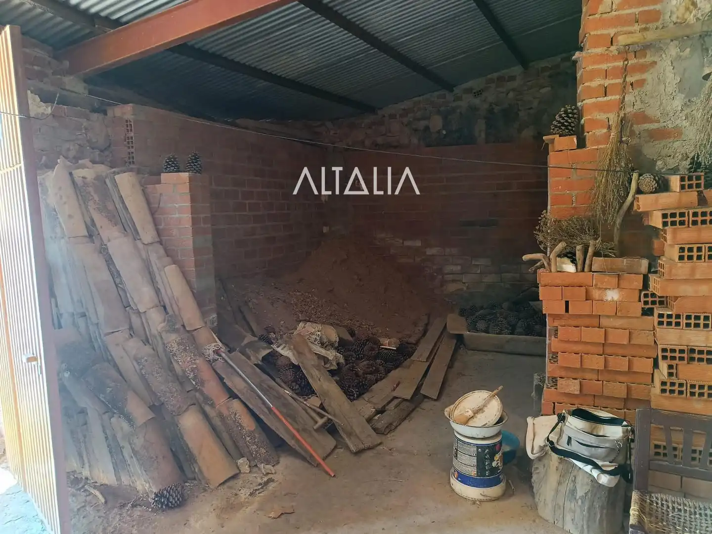 Houses for sale in Sotorribas  with Storage room