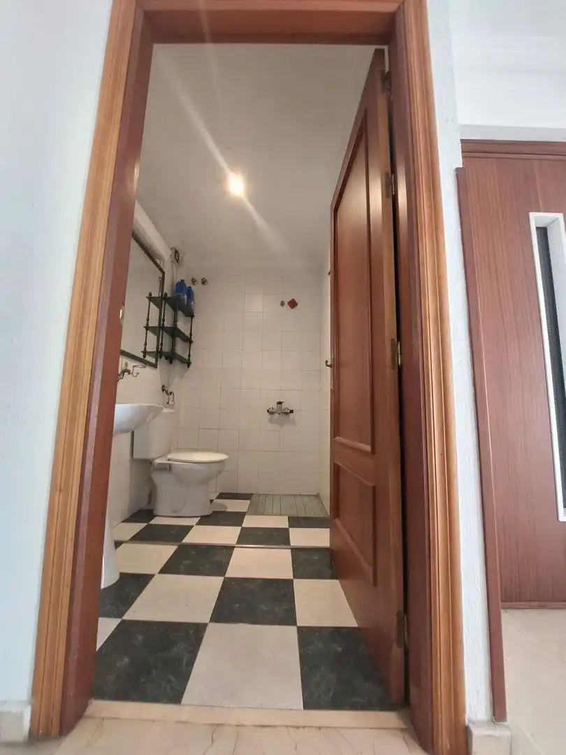 Bathroom of Houses for sale in Sevilla  with Air Conditioner, Terrace and Storage room