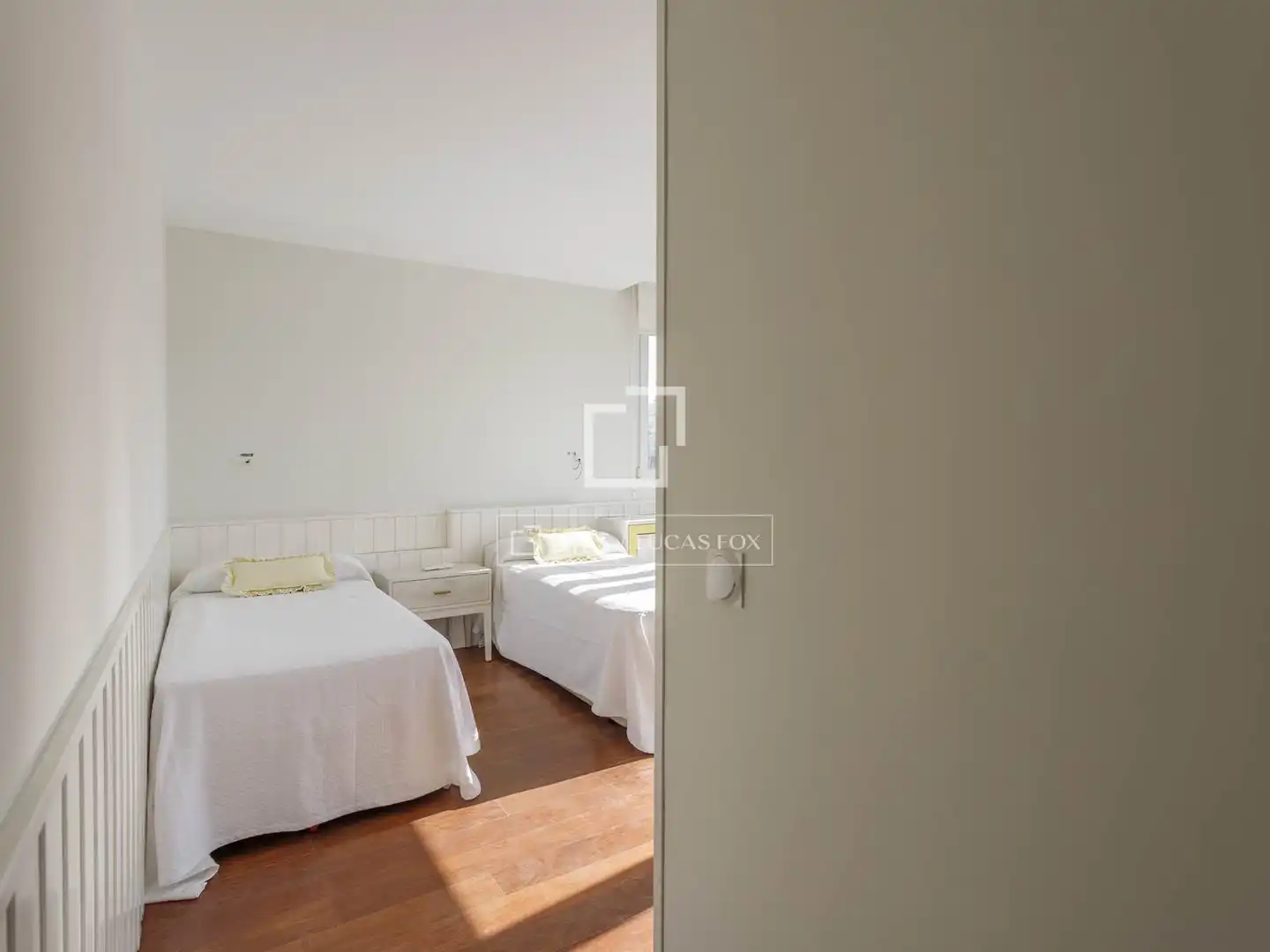 Schlafzimmer von Dachboden zur Miete in Madrid mit Klimaanlage, Heizung und Parkett
