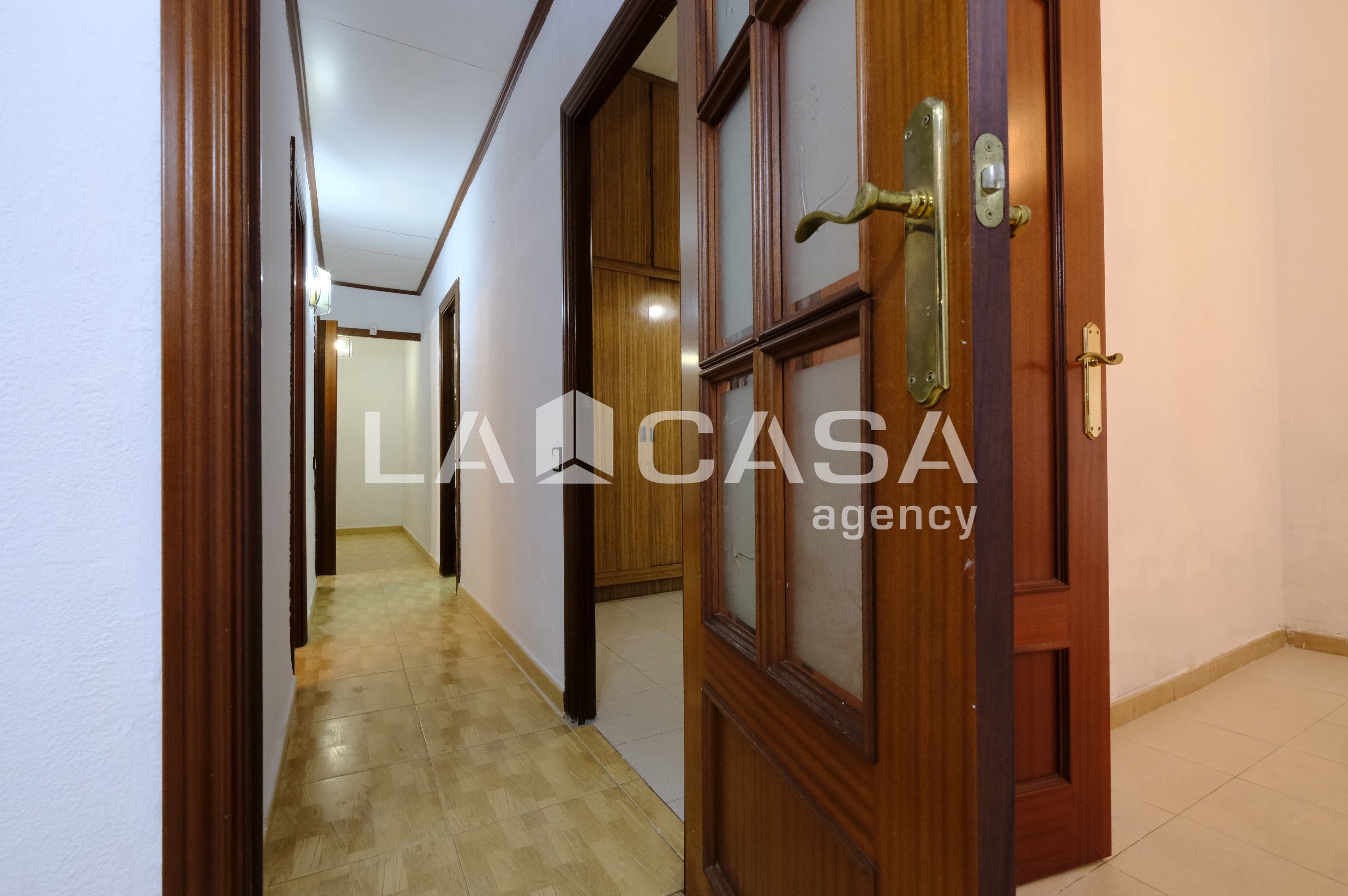 Planta baja for sale in  Barcelona Capital  with Heating