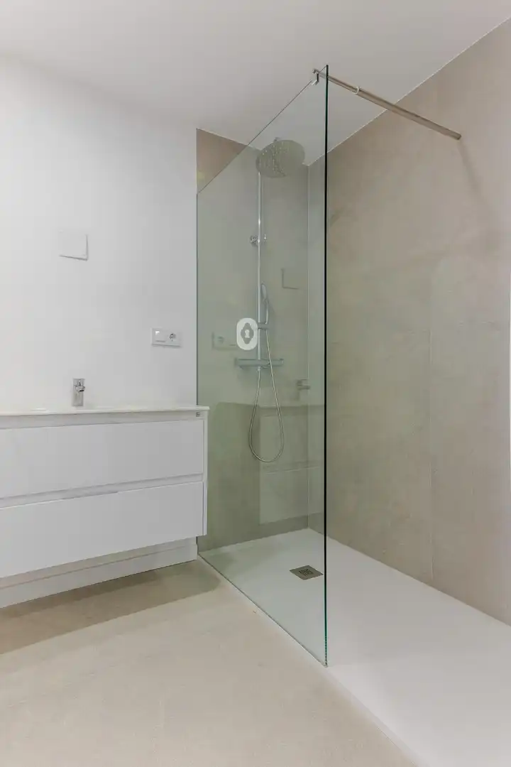 Badezimmer von Dachboden zum Verkauf in Inca mit Terrasse