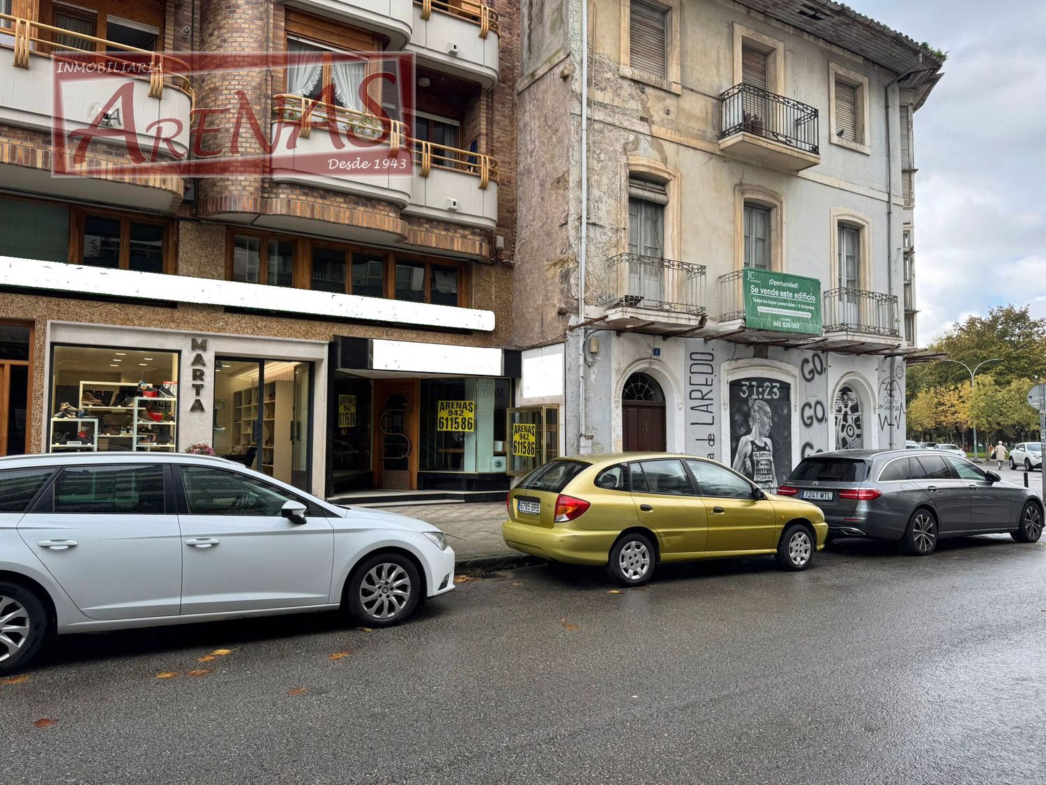 Vista exterior de Local en venda en Laredo amb Moblat