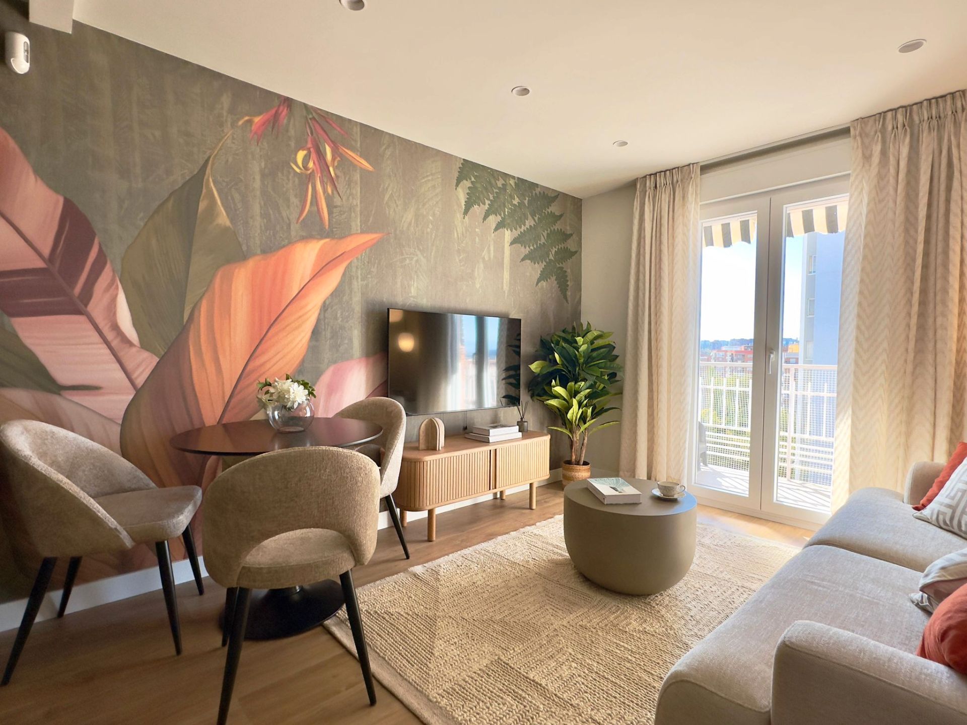 Living room of Apartment to rent in  Madrid Capital  with Air Conditioner, Heating and Parquet flooring