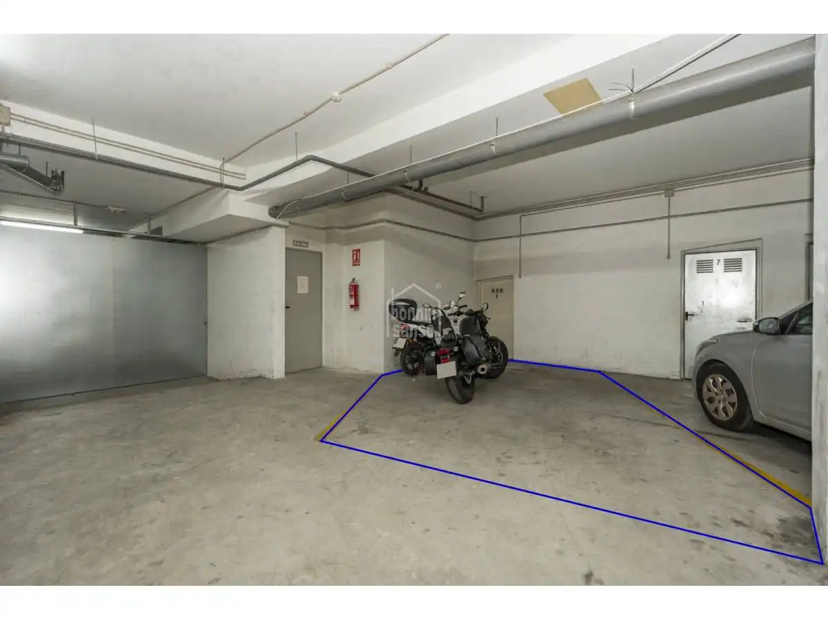 Parking de Apartamento en venta en Es Castell con Terraza