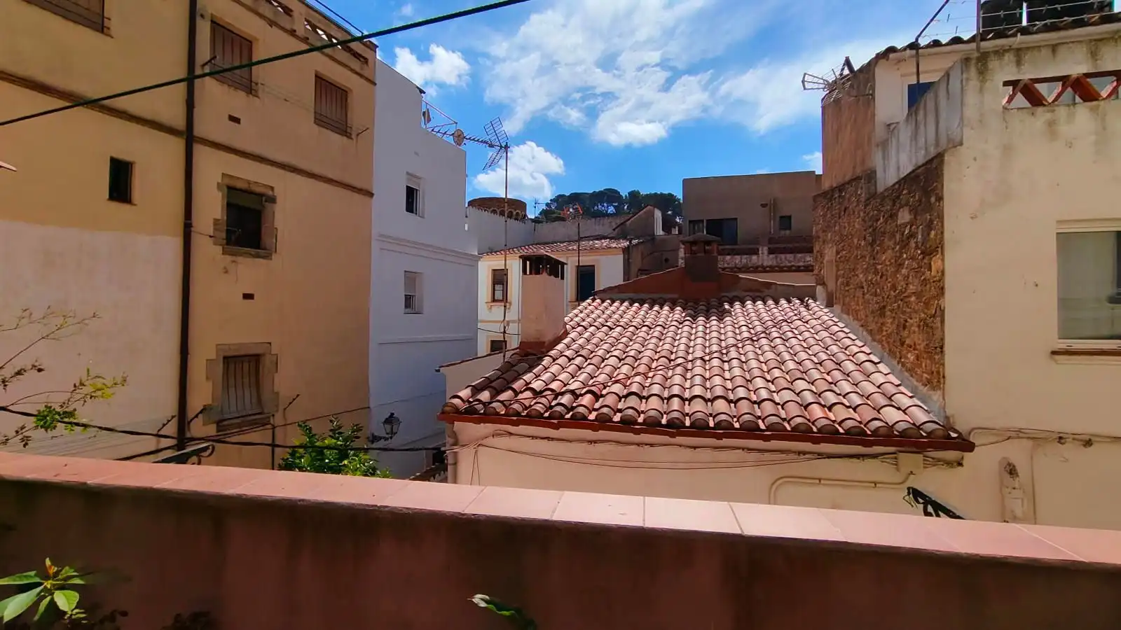 Vista exterior de Casa adosada en venda en Tossa de Mar amb Terrassa