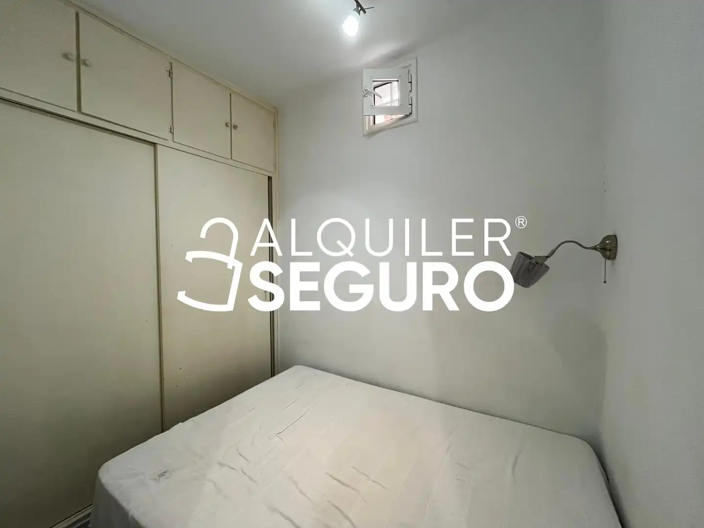 Schlafzimmer von Wohnung zur Miete in Madrid mit Möbliert