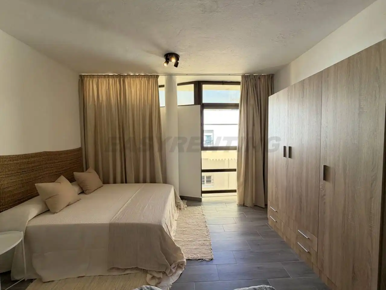 Schlafzimmer von Loft zur Miete in La Línea de la Concepción mit Klimaanlage, Möbliert und Alarm