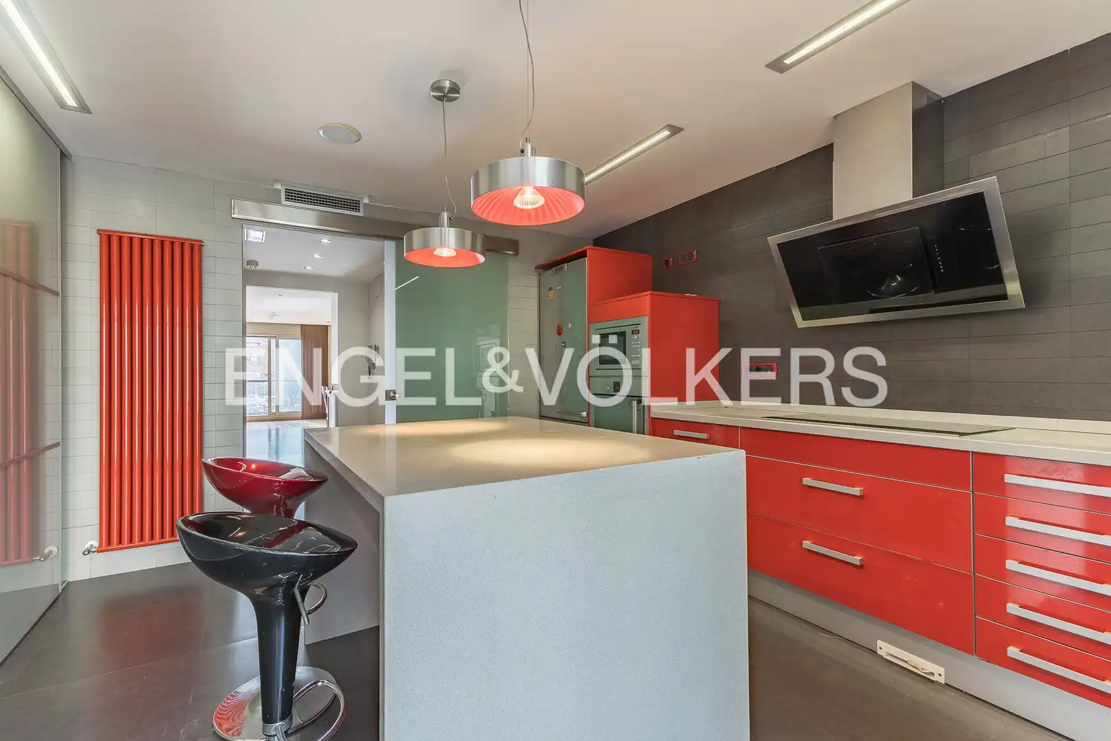 Cocina de Casa o chalet en venta en El Prat de Llobregat con Aire acondicionado, Calefacción y Jardín privado