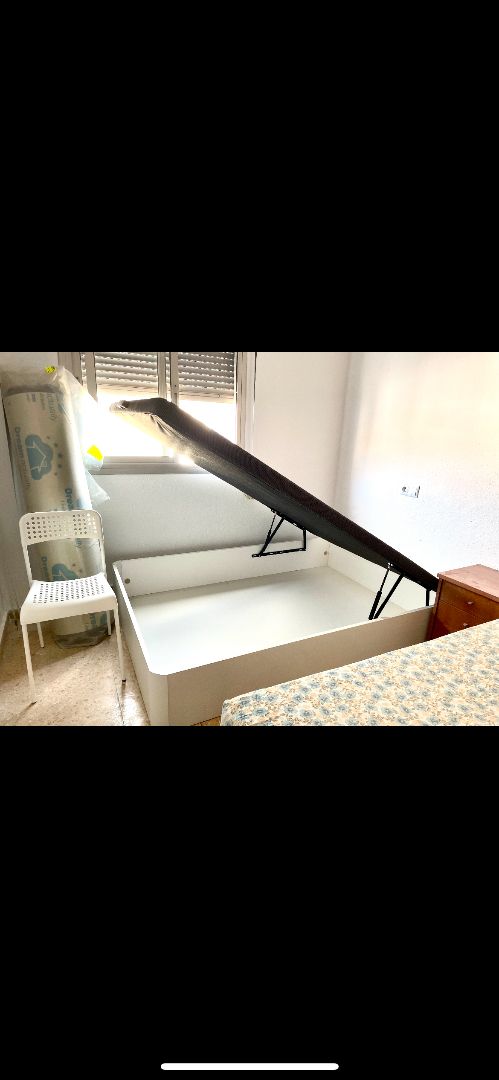 Bedroom of Flat to share in  Valencia Capital  with Air Conditioner, Heating and Furnished