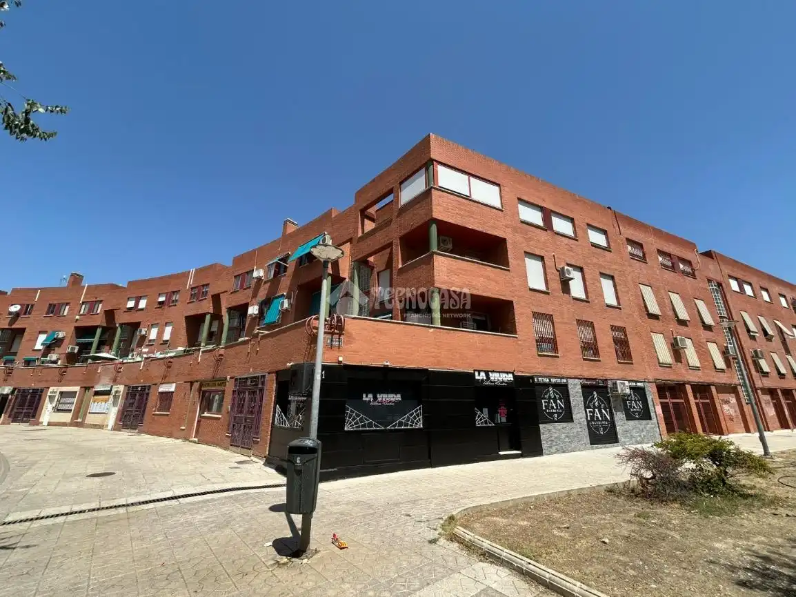 Vista exterior de Piso en venta en Aranjuez con Aire acondicionado