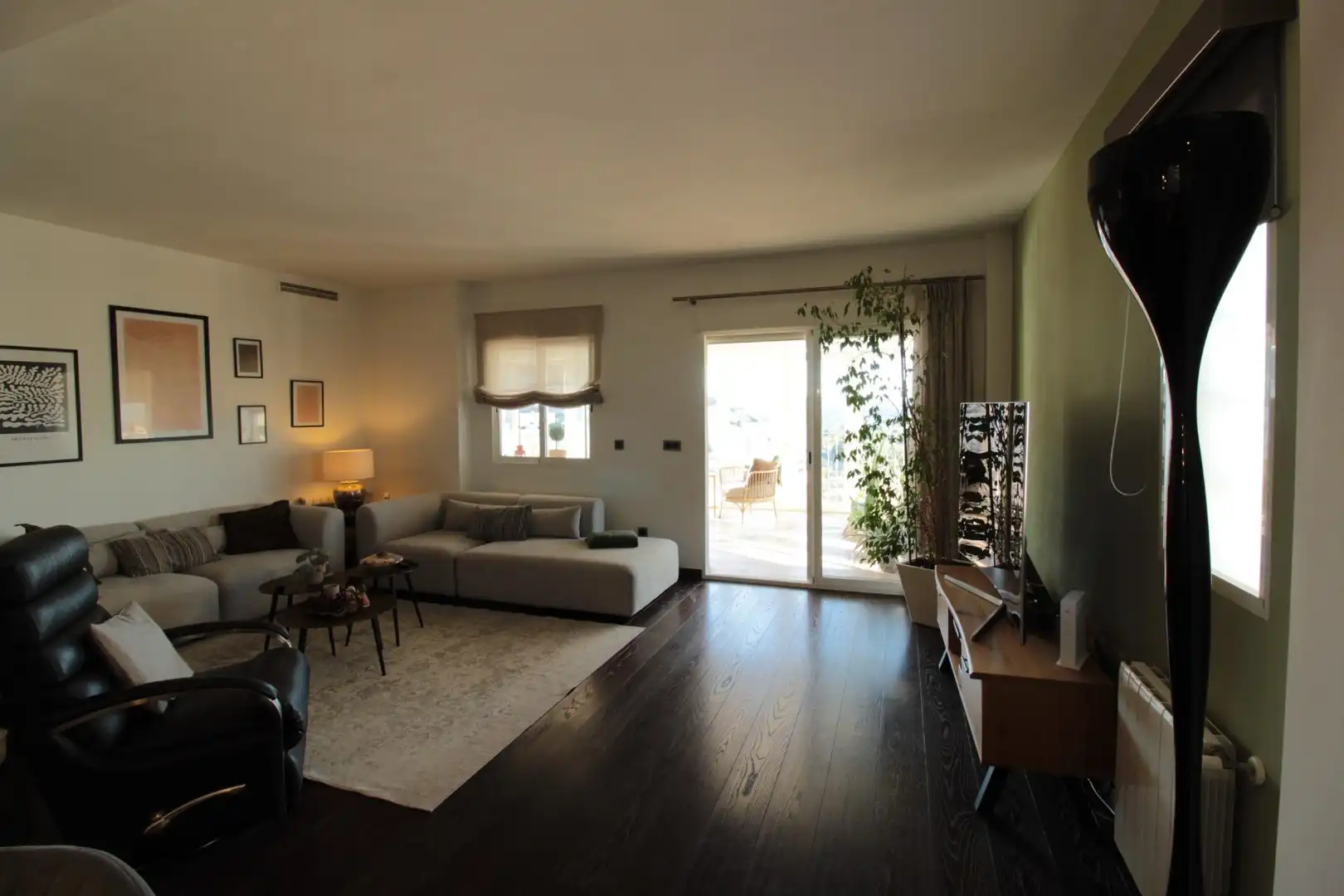 Sala d'estar de Casa o xalet en venda en Alzira amb Aire condicionat, Jardí privat i Parquet