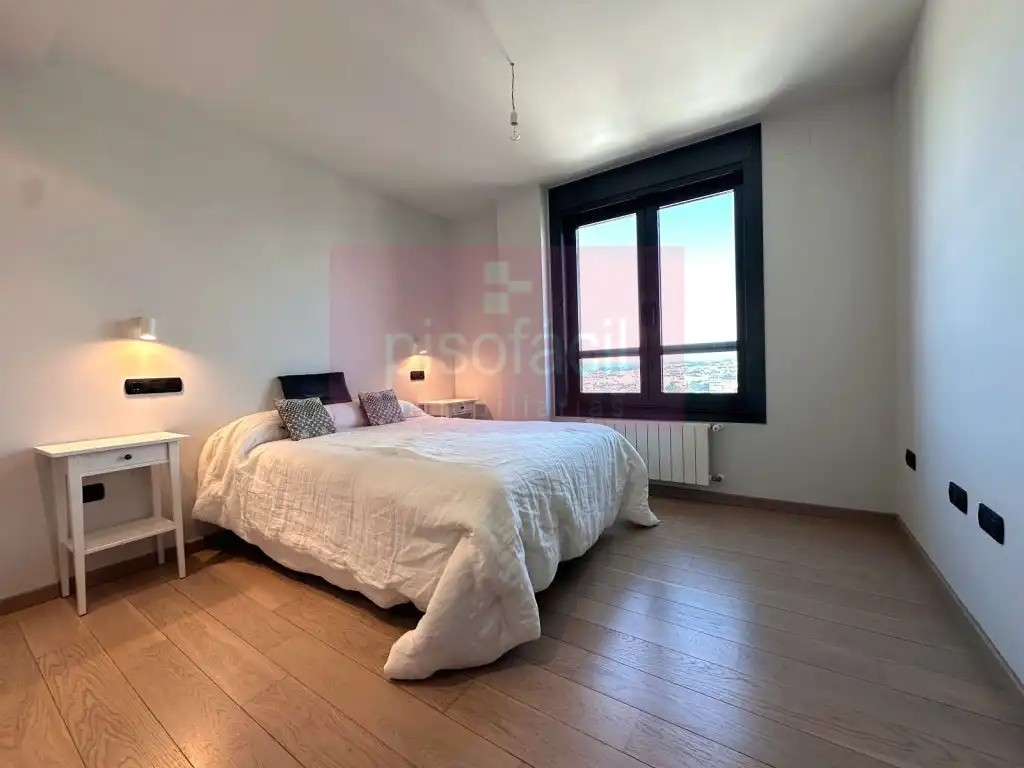 Bedroom of Flat for rent in Lugo