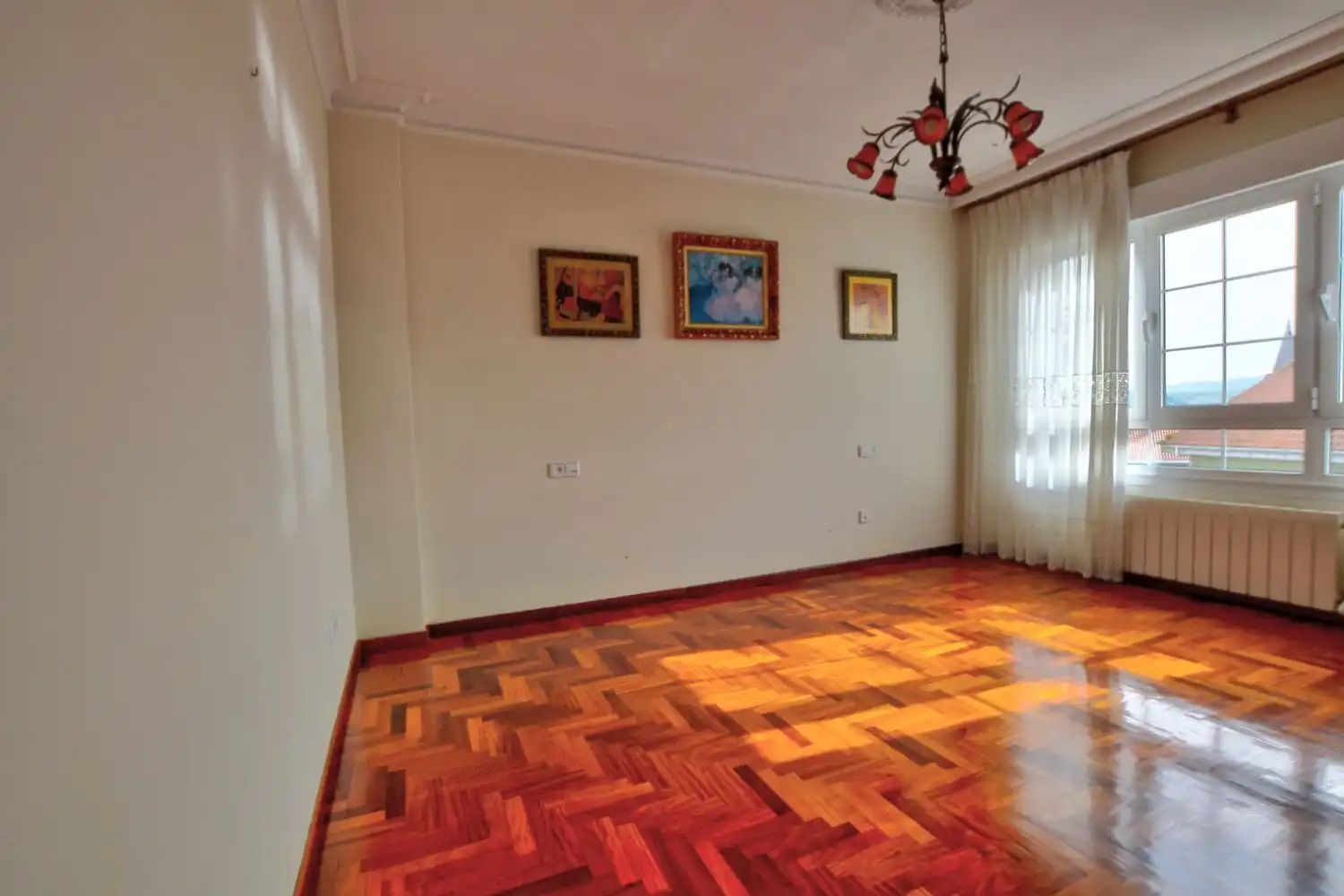 Habitación de Casa o chalet en venta en Avilés con Calefacción, Terraza y Trastero