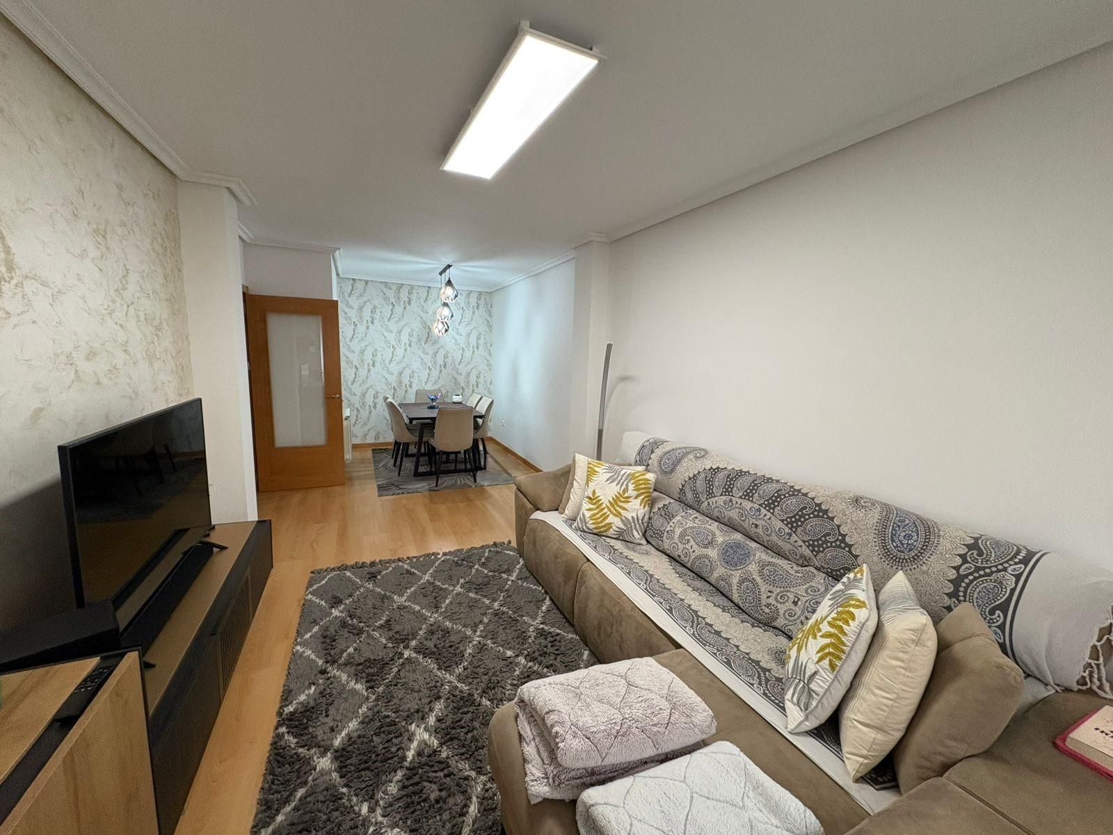 Sala d'estar de Apartament en venda en Santovenia de Pisuerga amb Calefacció, Terrassa i Traster