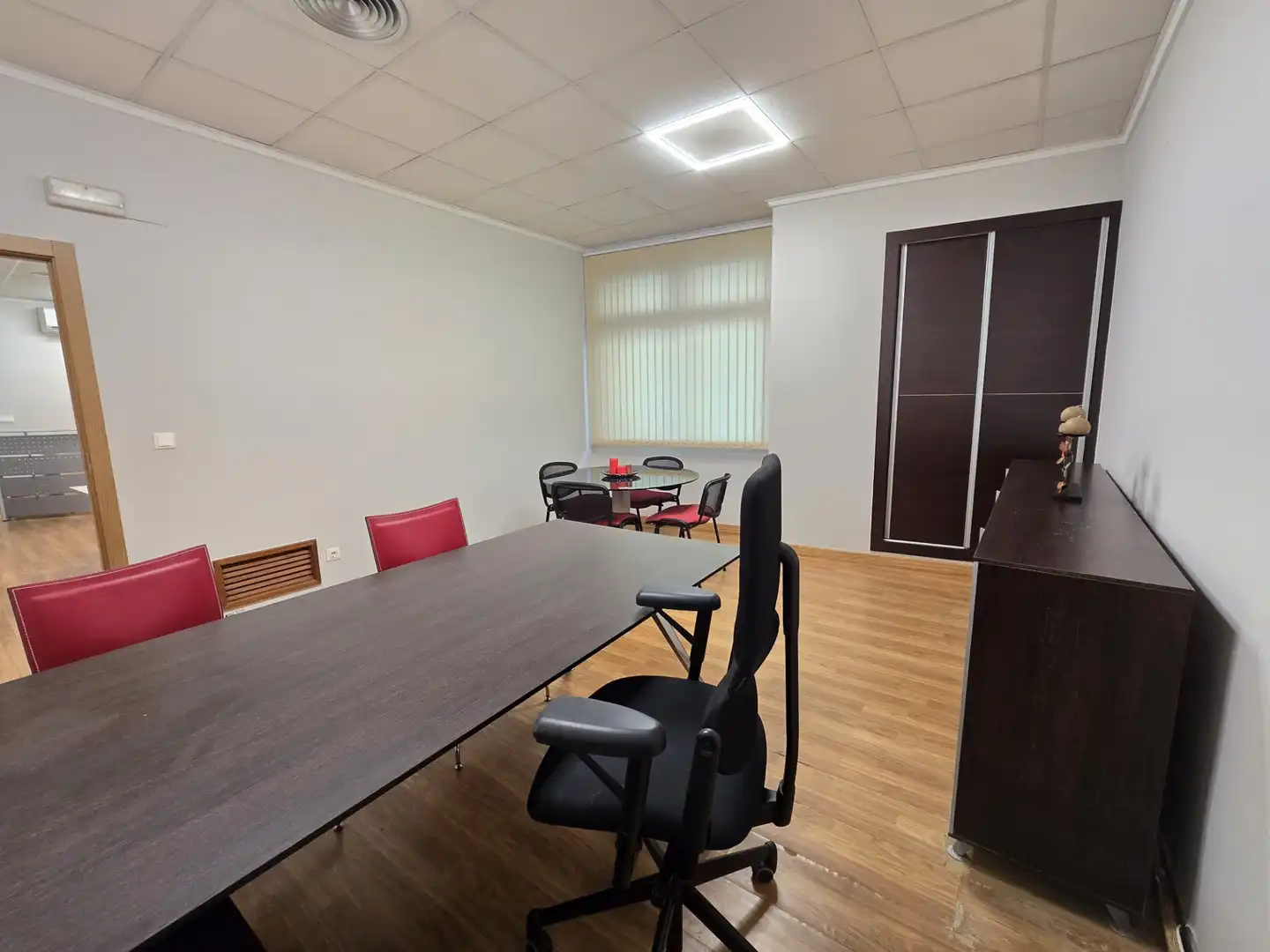 Local de alquiler en Torrevieja con Aire acondicionado, Parquet y Amueblado