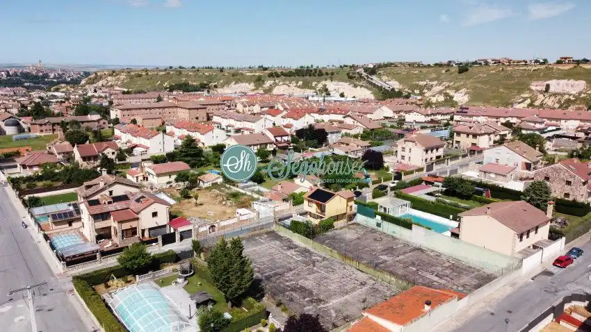 Terreni e lotti in vendita a La Lastrilla, imagen 5