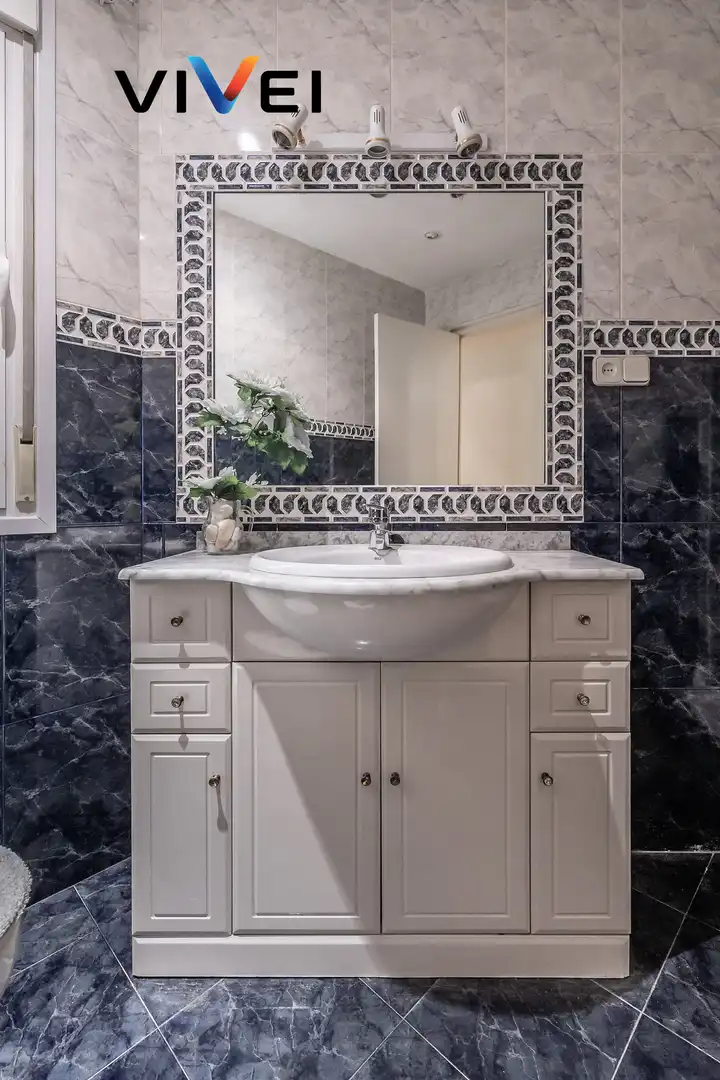 Bathroom of Flat for sale in Madrid  with Heating