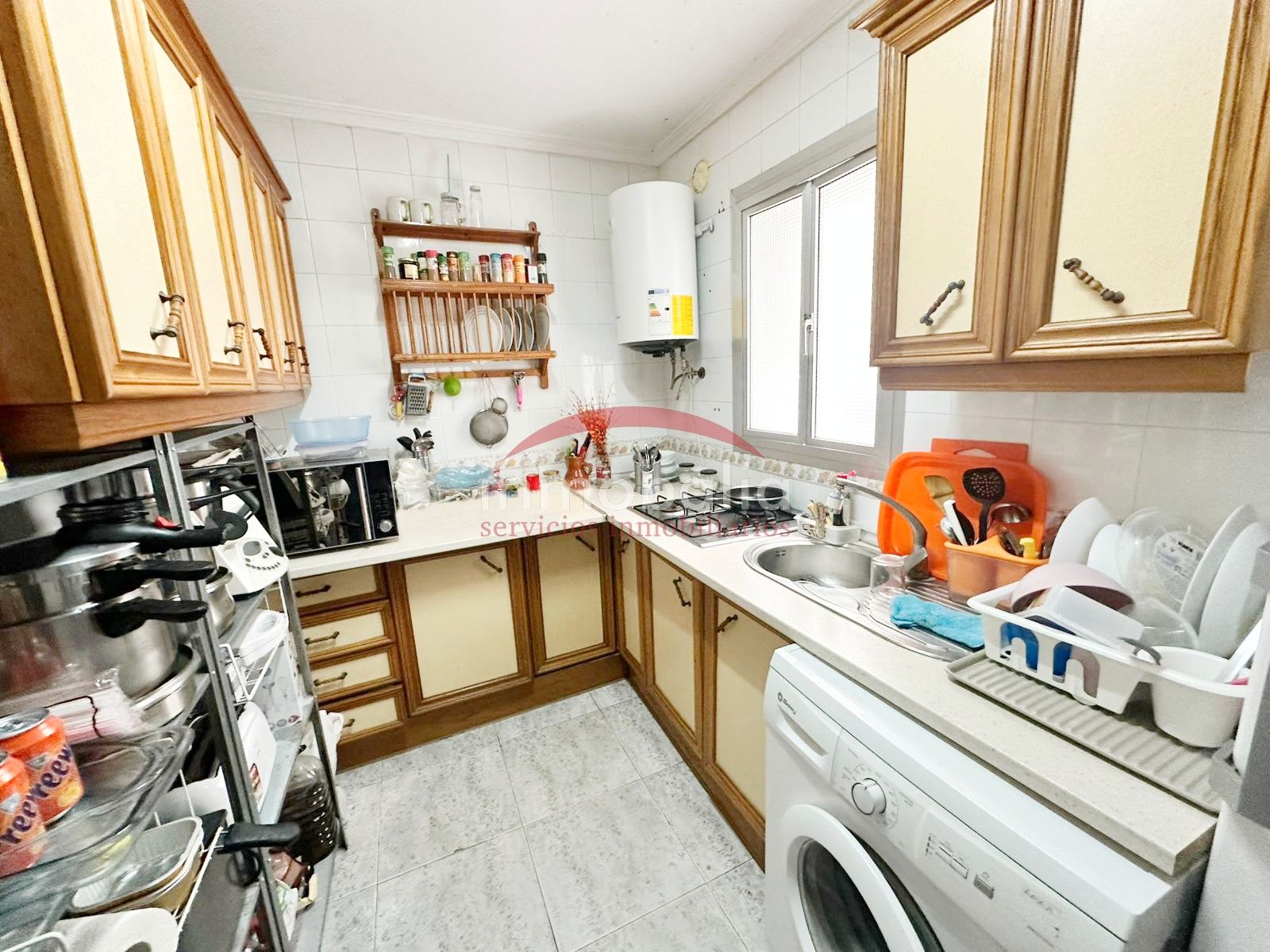 Kitchen of Flat for sale in  Sevilla Capital  with Air Conditioner, Terrace and Furnished