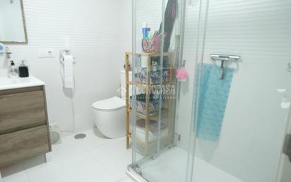 Bathroom of Flat for sale in  Sevilla Capital