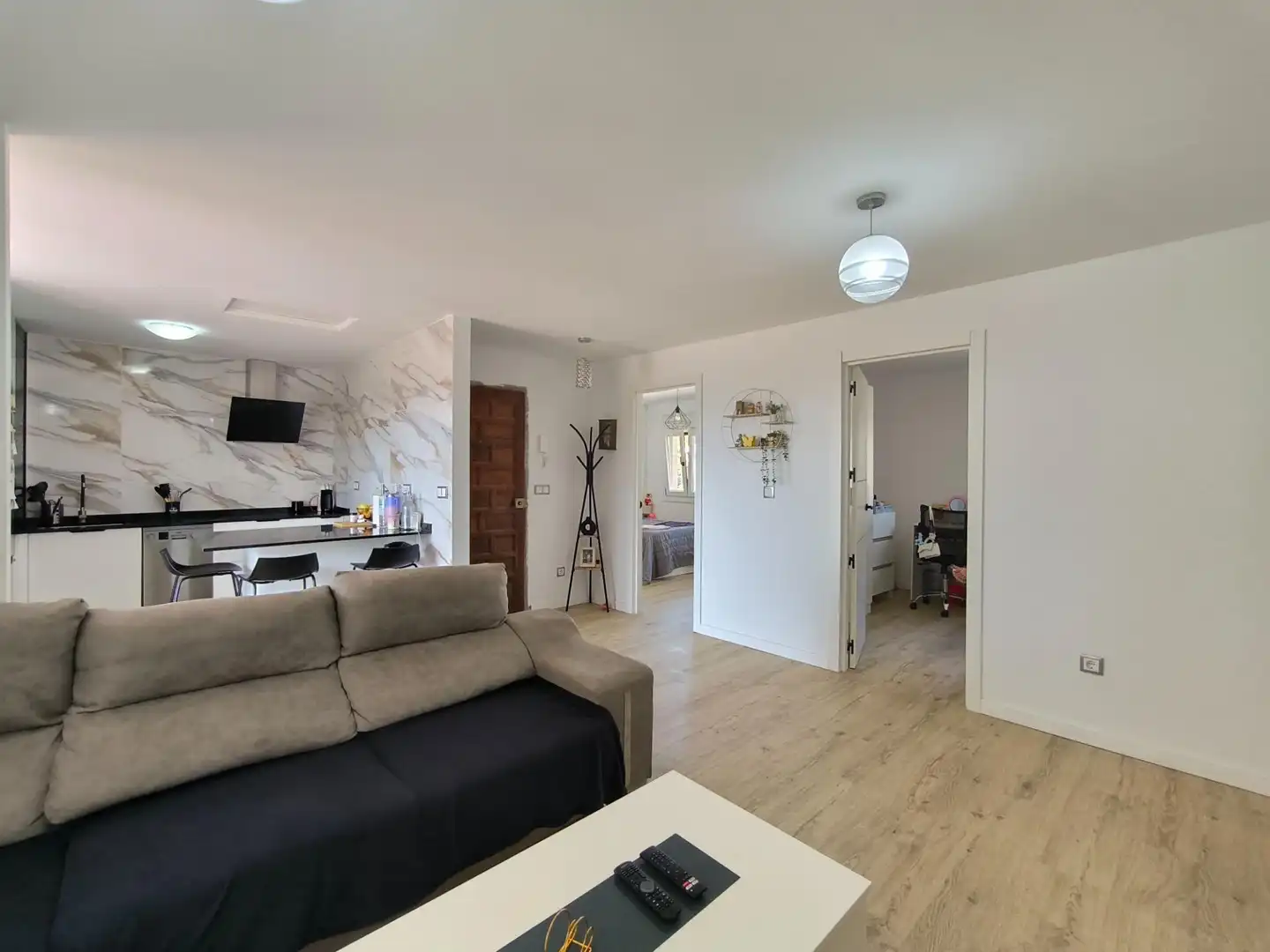 Sala d'estar de Casa adosada en venda en Pontevedra Capital  amb Terrassa i Traster