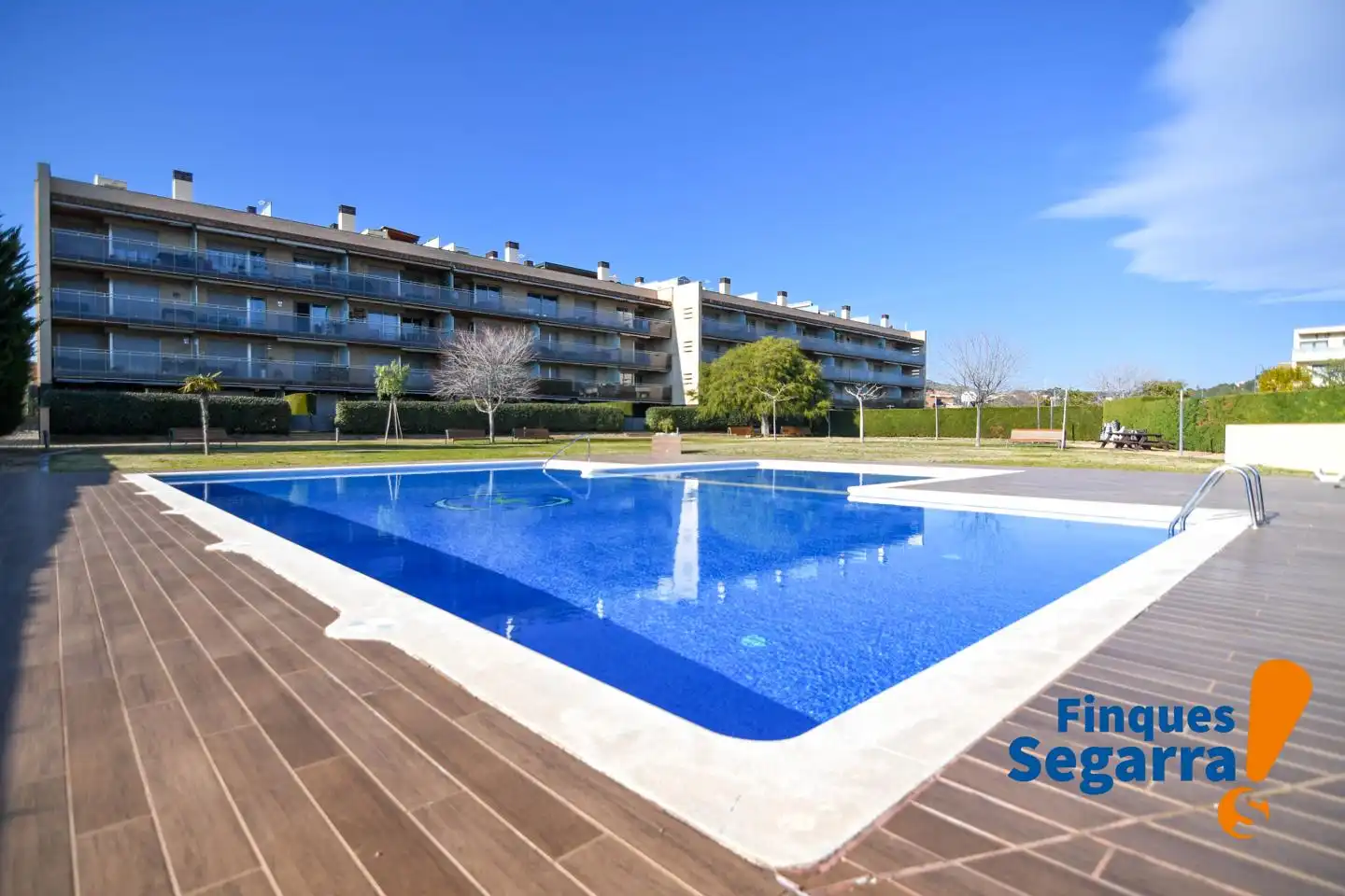 Pis en venda a Plaça Indira Gandhi