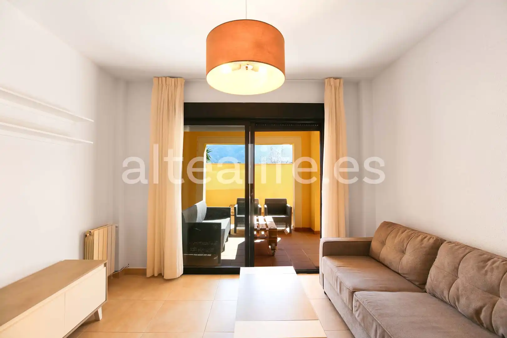 Sala de estar de Apartamento de alquiler en L'Alfàs del Pi con Aire acondicionado, Terraza y Trastero