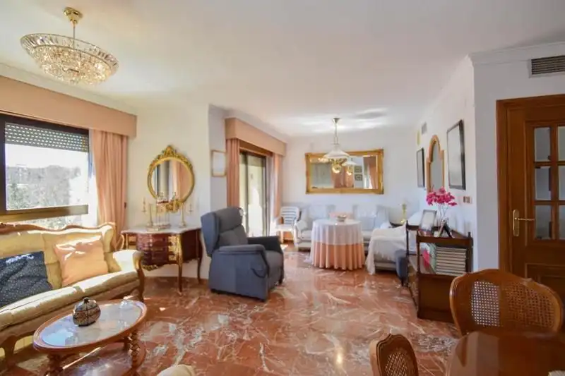 Piso con terraza en venta en Centro
