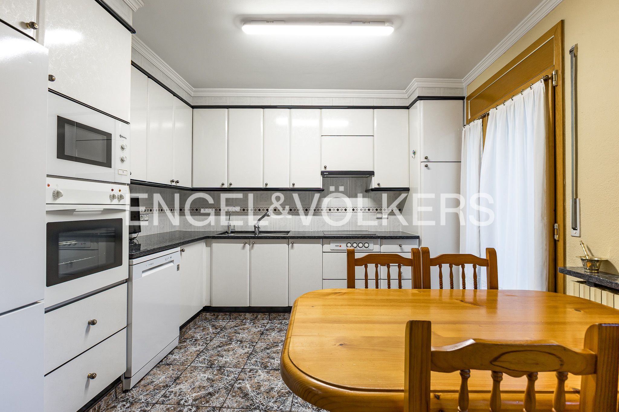 Cuina de Casa o xalet en venda en Tona amb Calefacció, Terrassa i Traster