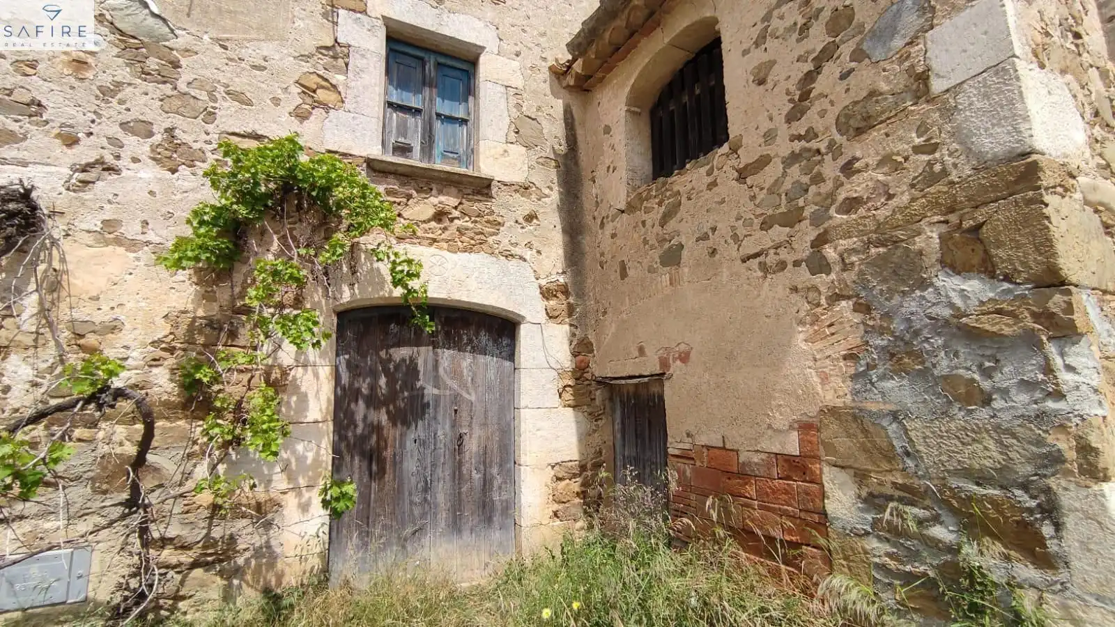 Vista exterior de Finca rústica en venda en Aiguaviva amb Traster