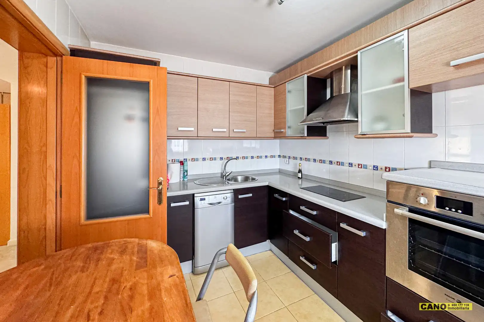 Küche von Wohnung zum Verkauf in Almería mit Klimaanlage, Heizung und Terrasse