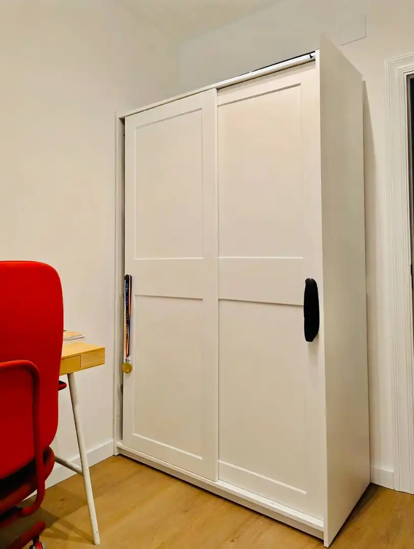 Dormitori de Apartament de lloguer en Madrid amb Calefacció, Parquet i Terrassa