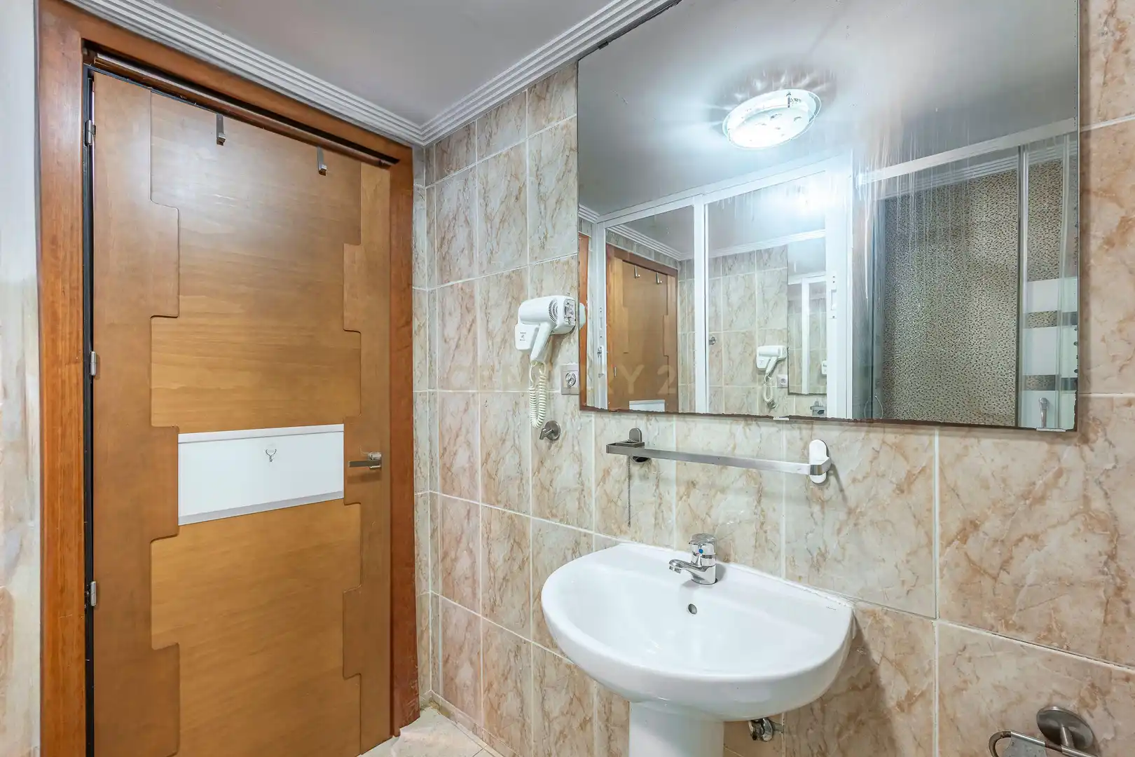 Baño de Estudio en venta en Mijas con Jardín privado y Piscina comunitaria
