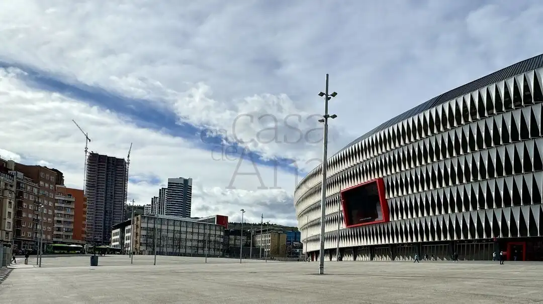 Vista exterior de Pis de lloguer en Bilbao  amb Calefacció