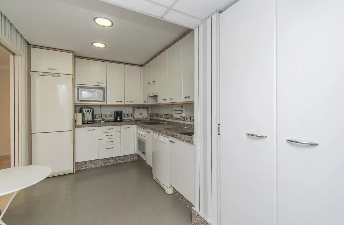 Küche von Dachboden zum Verkauf in Estepona mit Klimaanlage, Terrasse und Möbliert