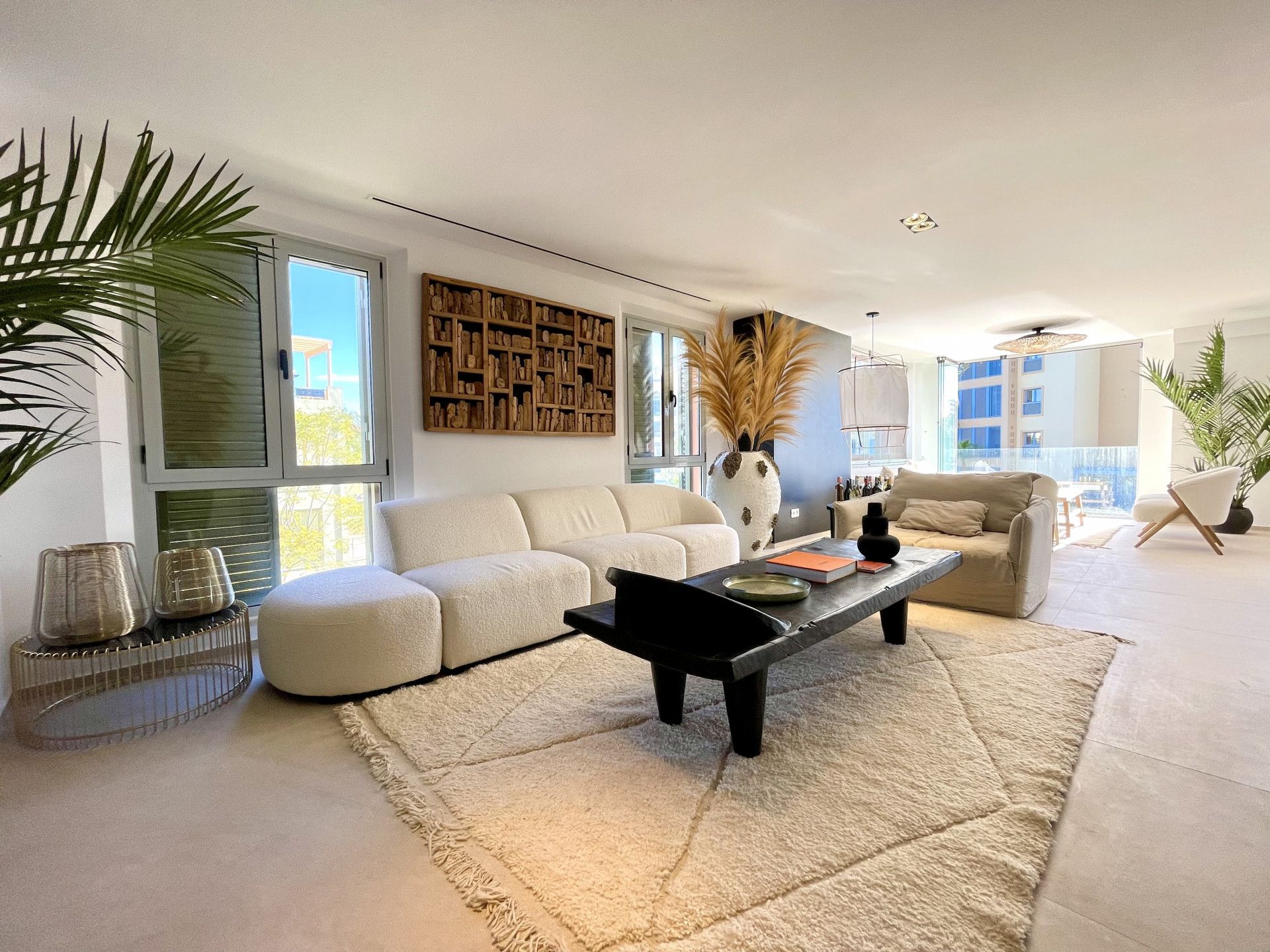 Sala d'estar de Apartament en venda en Sotogrande amb Aire condicionat, Piscina i Balcó