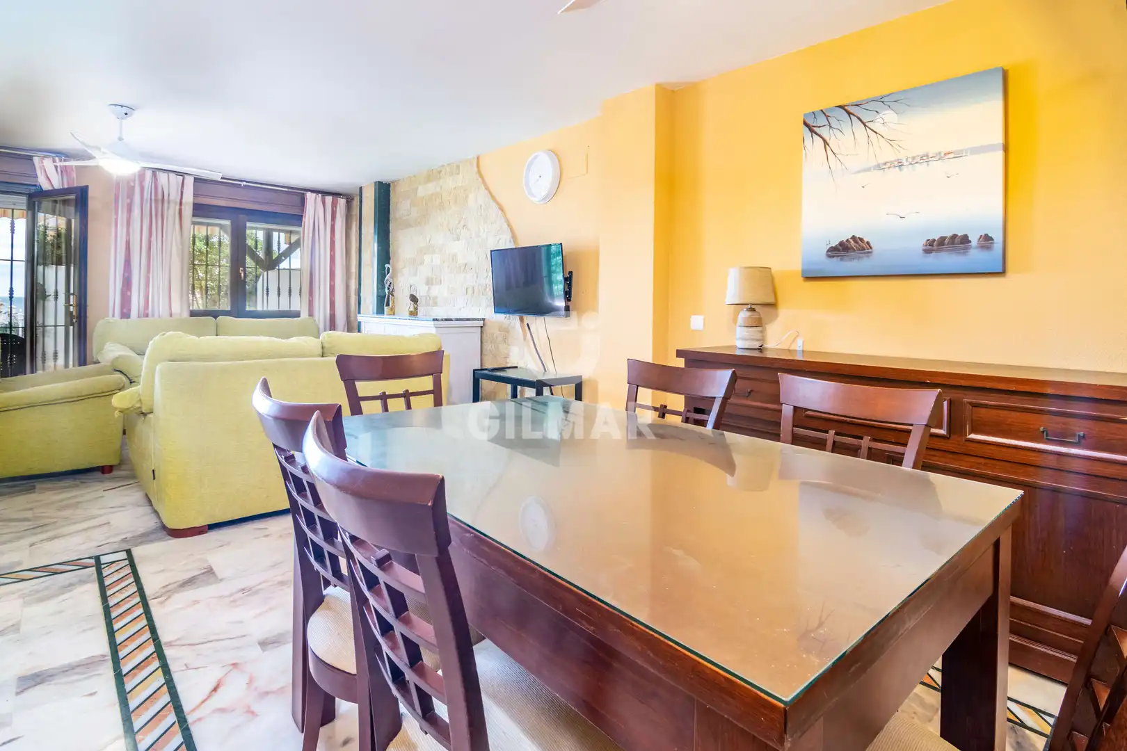 Esszimmer von Einfamilien-Reihenhaus zum Verkauf in Manilva mit Heizung, Privatgarten und Schwimmbad