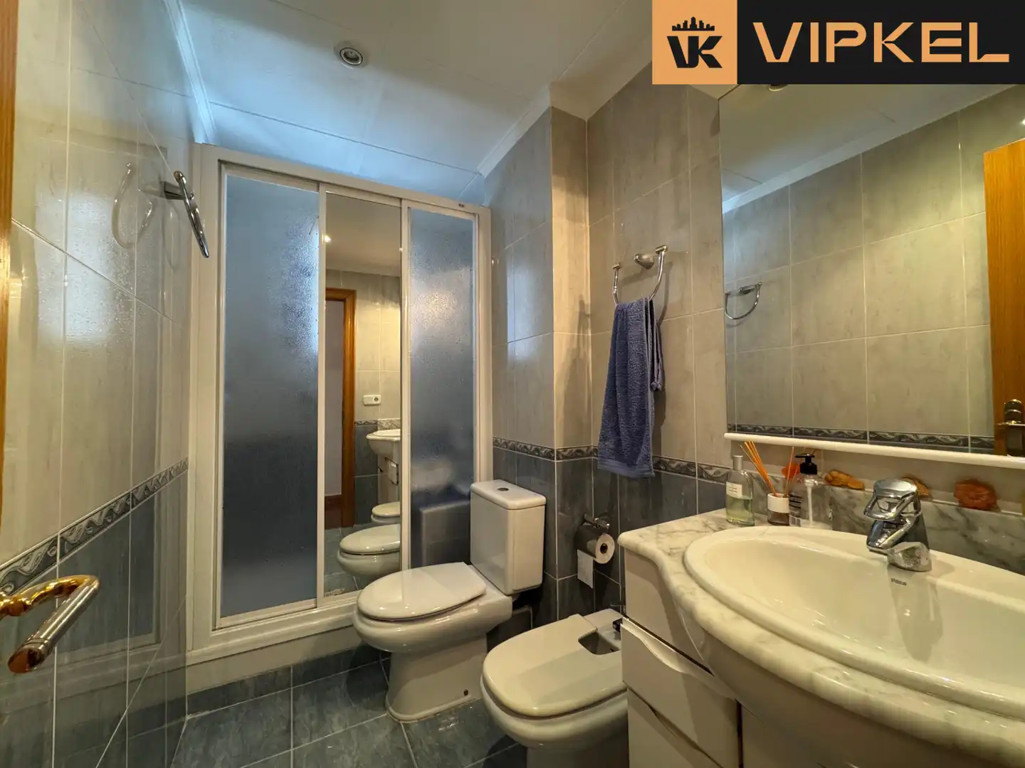 Badezimmer von Wohnung zum Verkauf in Cornellà de Llobregat mit Klimaanlage, Heizung und Terrasse