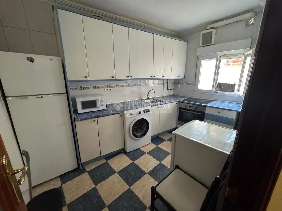 Küche von Wohnung zum Verkauf in Palencia mit Heizung, Parkett und Abstellraum