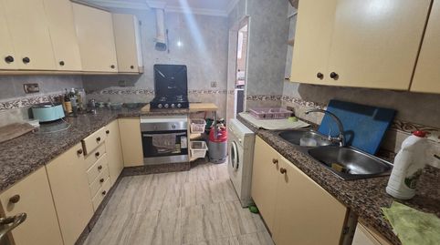 Foto 2 de Piso en venta en Plaza Cruz de la, Virgen del Remedio - Parque Lo Morant, Alicante / Alacant